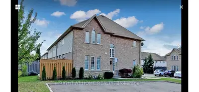 Att/Row/Townhouse in Burlington