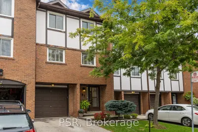 Condo Townhouse in Mississauga