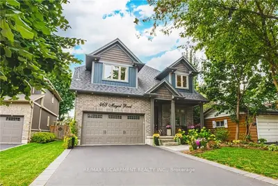 Detached in Burlington