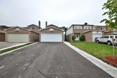 Detached in Brampton