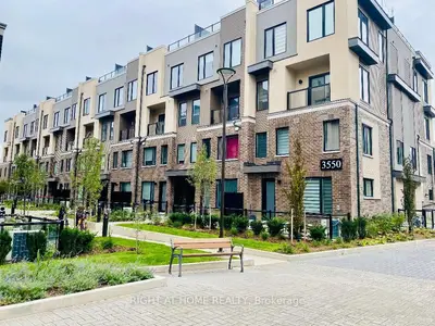 Condo Townhouse in Mississauga