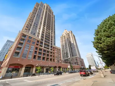 Condo Apartment in Mississauga