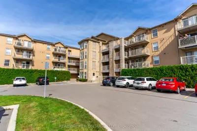 Condo Apartment in Oakville
