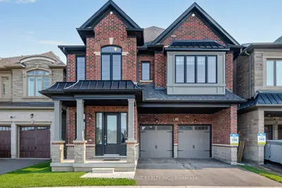 Detached in Oakville