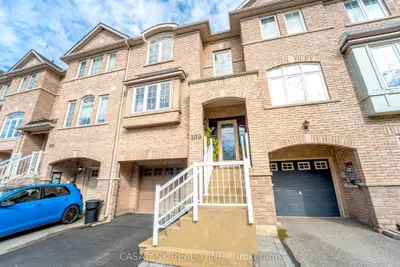 Att/Row/Townhouse in Brampton