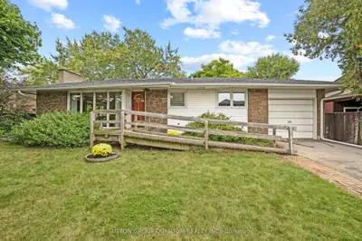 Detached in Oakville