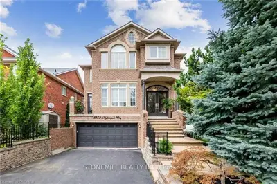 Detached in Oakville