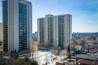 Condo Apartment in Toronto