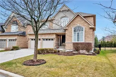 Detached in Oakville