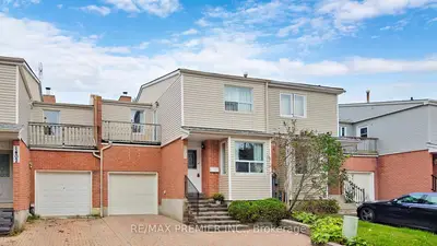 Att/Row/Townhouse in Mississauga