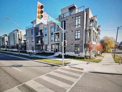Condo Townhouse in Toronto