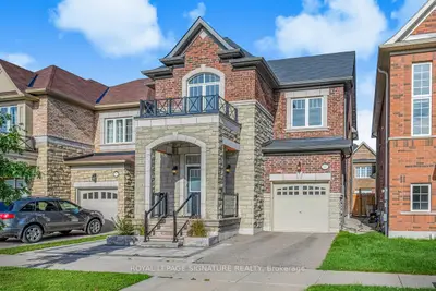 Detached in Oakville