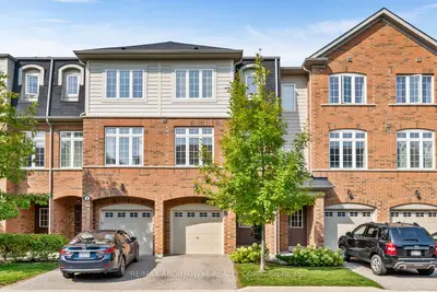 Condo Townhouse in Mississauga