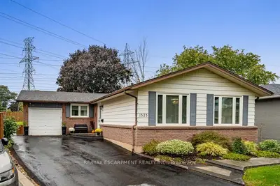 Detached in Burlington