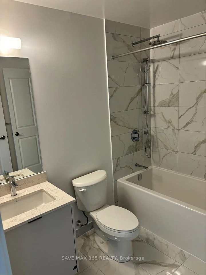 202 Burnhamthorpe Road E 802W, Mississauga, ON L5A 4L4