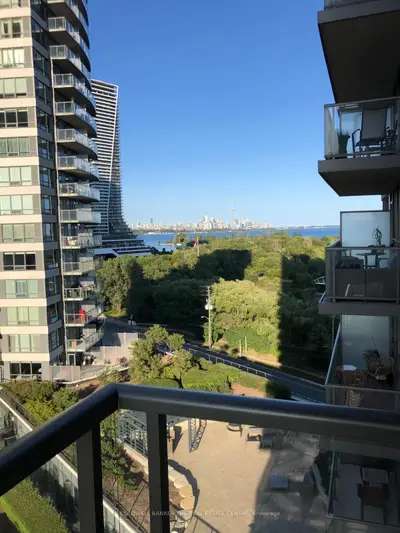 2240 Lake Shore Boulevard W 904, Toronto W06, On M8v 0b1