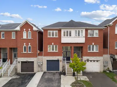 Att/Row/Townhouse in Mississauga