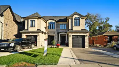 Semi-Detached in Mississauga