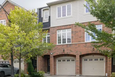 Condo Townhouse in Mississauga