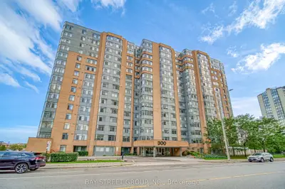 Condo Apartment in Mississauga