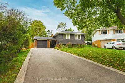 Detached in Burlington