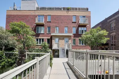 5 Elsie Lane 133, Toronto W02, On M6p 3n3