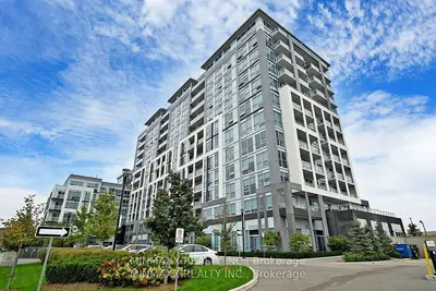 Condo Apartment in Milton