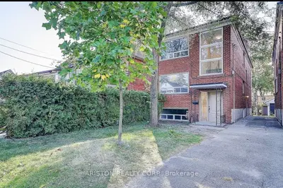 Duplex in Toronto