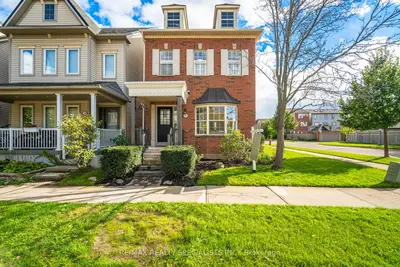 Detached in Oakville