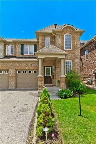 Att/Row/Townhouse in Milton