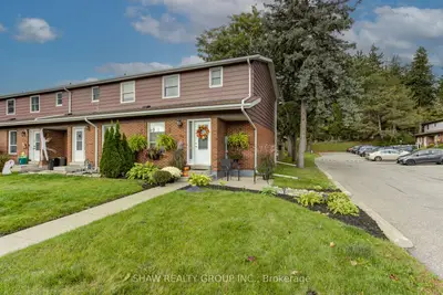 Condo Townhouse in Halton Hills