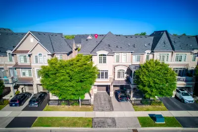 Att/Row/Townhouse in Oakville