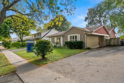 Semi-Detached in Mississauga