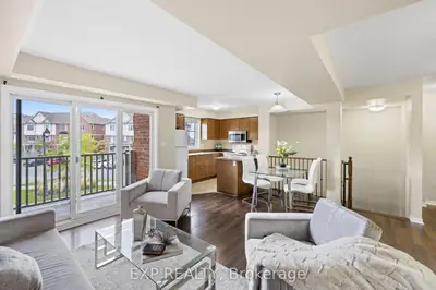 Condo Townhouse in Mississauga
