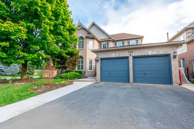 Detached in Burlington