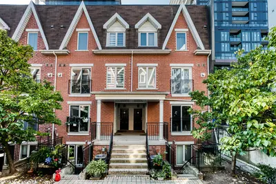 Condo Townhouse in Toronto