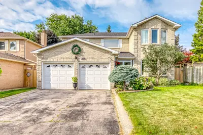 Detached in Oakville