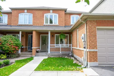 Att/Row/Townhouse in Burlington