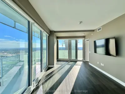 Condo Apartment in Mississauga
