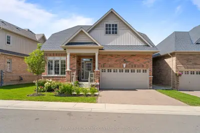 Detached Condo in Brampton