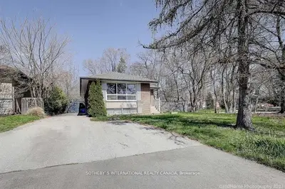 Detached in Oakville