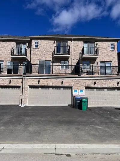 Att/Row/Townhouse in Caledon