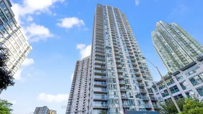Condo Apartment in Mississauga