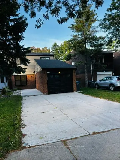Semi-Detached in Mississauga