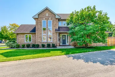 Condo Townhouse in Burlington
