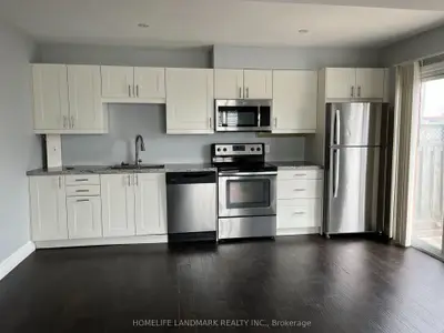 Condo Townhouse in Burlington
