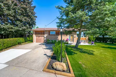 Detached in Oakville