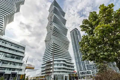 3900 Confederation Parkway 4509, Mississauga, On L5b 0m3