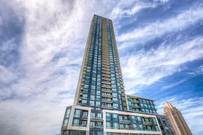 Condo Apartment in Mississauga