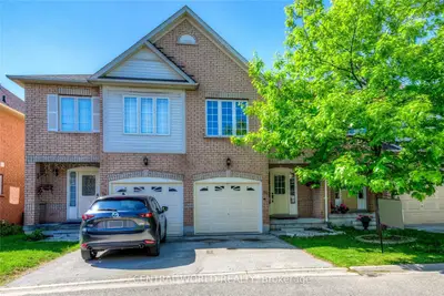 Condo Townhouse in Oakville